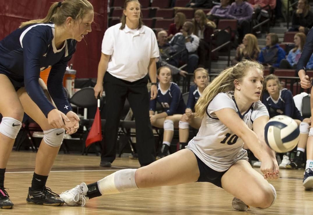 Erin Williams diving for a ball during 2017 State Semi Final Game